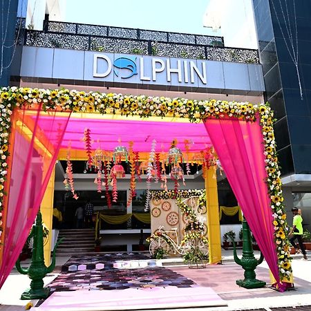 Dolphin Club Hotel Chinhat Exterior photo