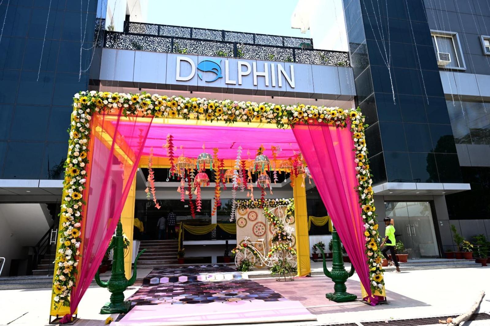 Dolphin Club Hotel Chinhat Exterior photo