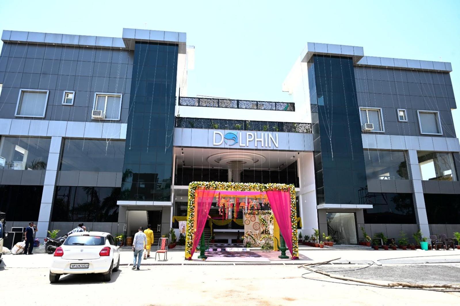 Dolphin Club Hotel Chinhat Exterior photo